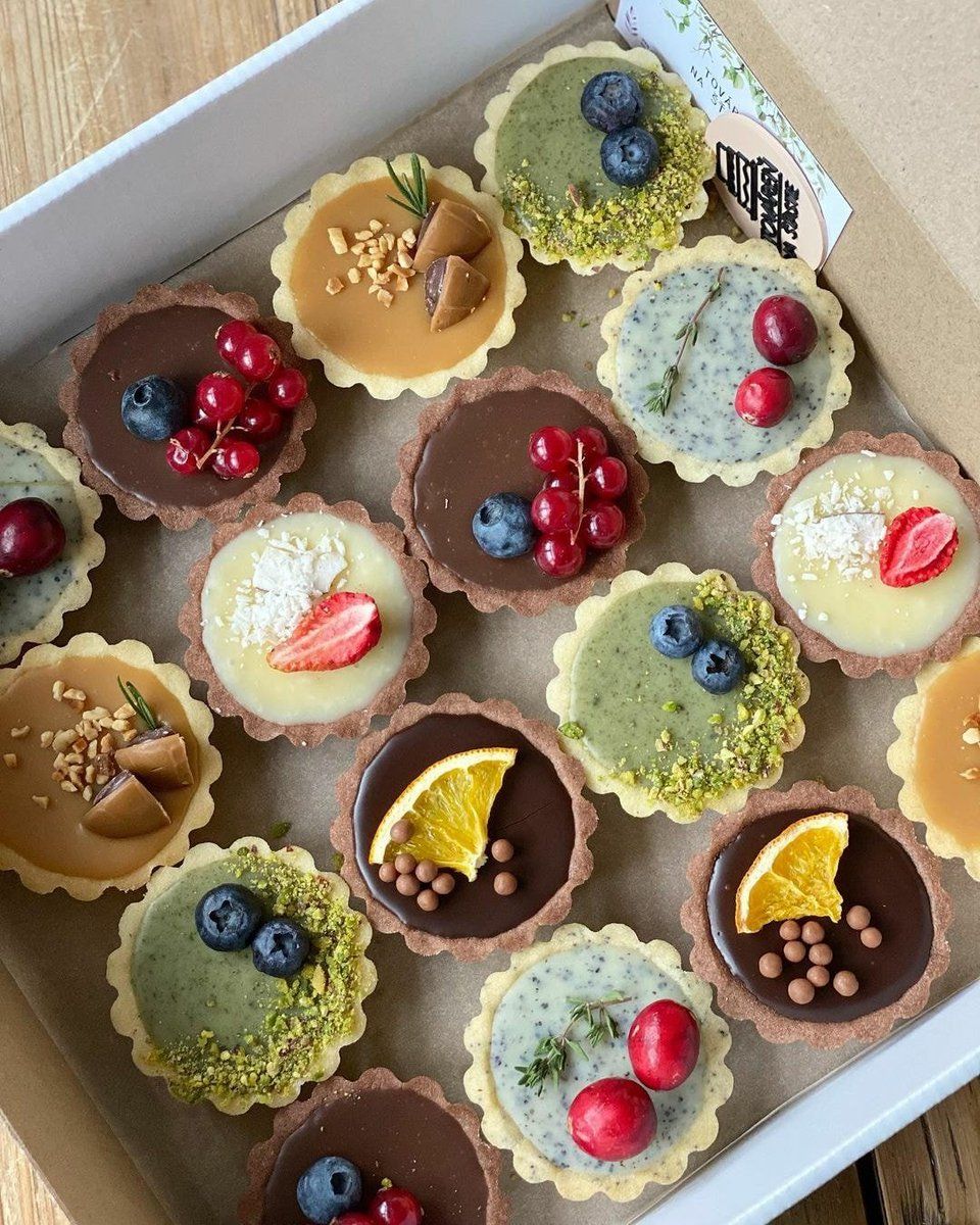 Mini-tarts assortment (8)